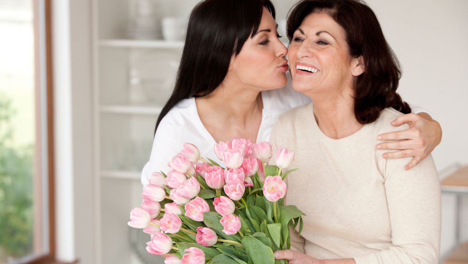 10 Heartwarming Mother’s Day Gift Ideas When You Live Far Away