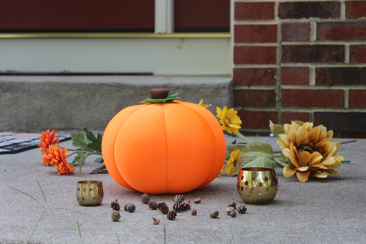 10 Fun Halloween Crafts To Do With Kids That’ll Make Them Scream With Delight